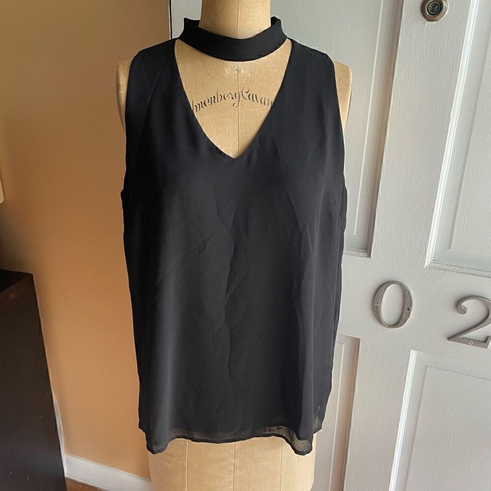 MAETTE | black sleeveless polyester keyhole back blouse M